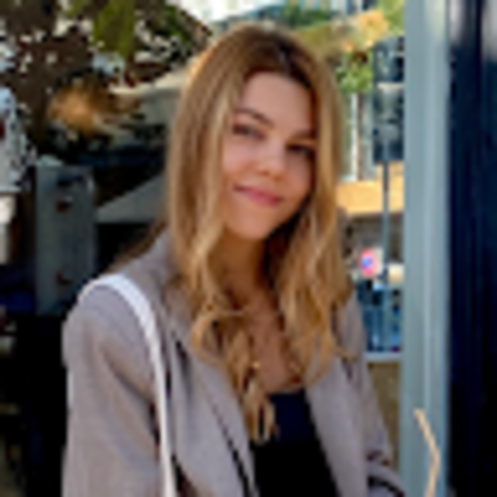 Meet your Posher, Ezgi su